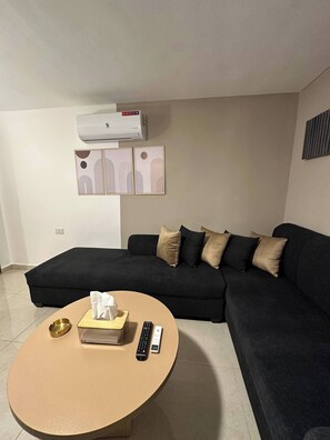 Apartment, 1 Bedroom, City View | Interior