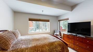 2 bedrooms, internet, bed sheets, wheelchair access