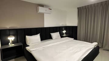 Apartment, 1 Bedroom, Smoking, City View