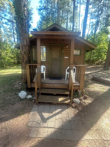 Cabin #7 - Rustic Studio with fireplace