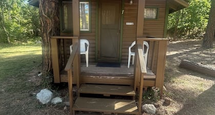 Cabin #7 - Rustic Studio with fireplace