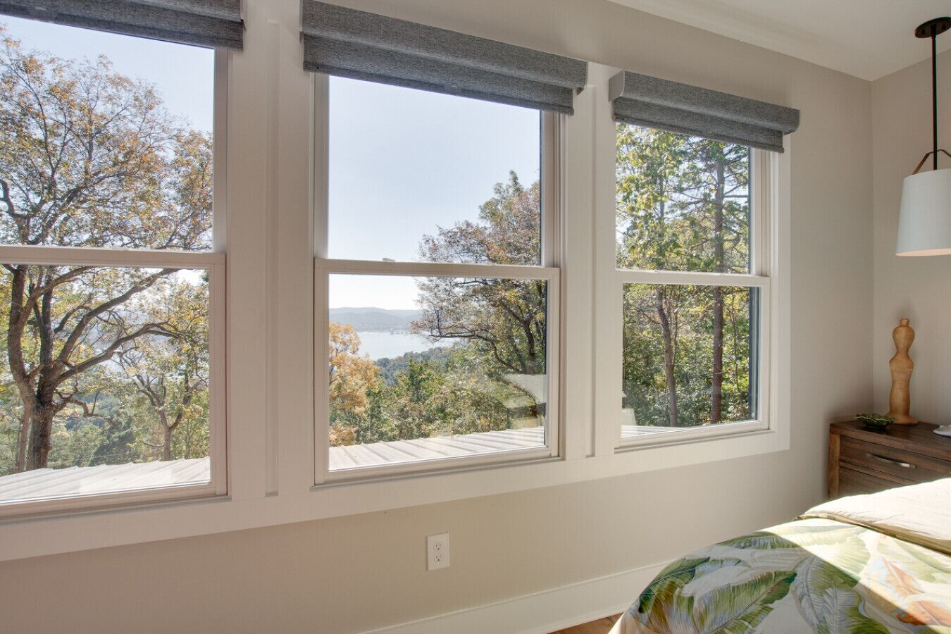 2 bedrooms, desk, iron/ironing board, travel crib