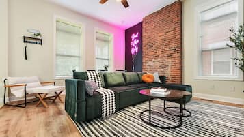 Smart-TV og stereoanlegg