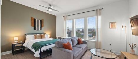 Bureau, fer et planche à repasser, Wi-Fi, draps fournis