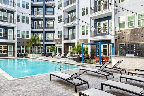 Workers Paradise | Spacious | Saltwater Pool!