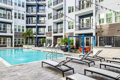 Workers Paradise | Spacious | Saltwater Pool!