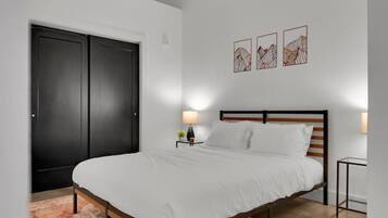 2 makuuhuonetta, työpöytä, silitysrauta/-lauta, Wi-Fi