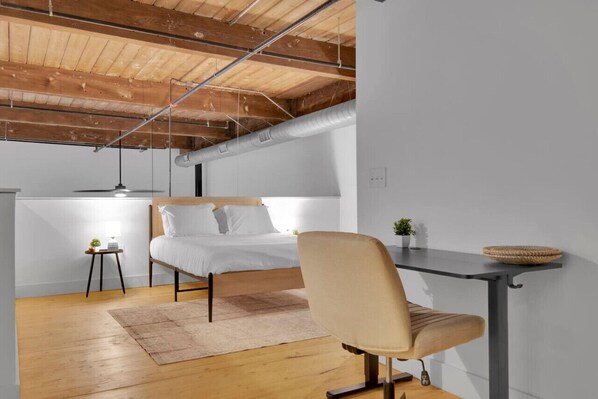 2 bedrooms, desk, iron/ironing board, WiFi