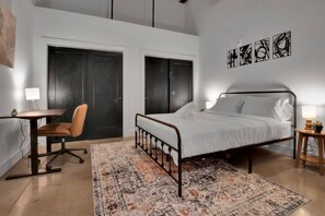 1 bedroom, desk, iron/ironing board, free WiFi