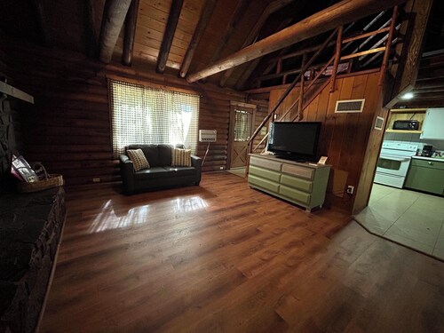 Cabin #8 - Ranch House