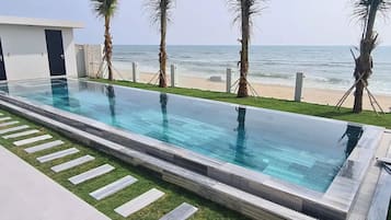 室外游泳池