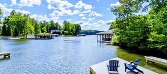 5BR Lakefront Lake Anna, Hot Tub, Pool, Beach