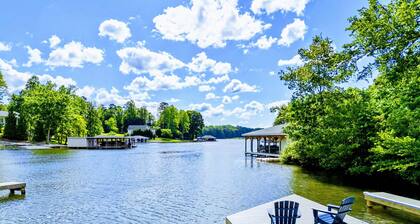 5BR Lakefront Lake Anna, Hot Tub, Pool, Beach