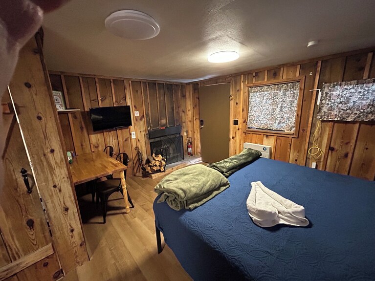 Cabin #9 - Studio With Fireplace - Knoll Lake, Arizona