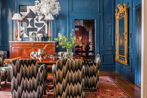 The Rapture | Living area | 42-inch Smart TV with digital channels - The Menagerie (Fredericksburg)