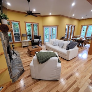 Smart TV, fireplace, computer monitors, printers