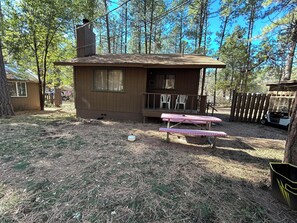 Outdoor dining - Cabin #10 - 2 Bedroom (Payson)