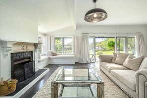 TV connectée, cheminée