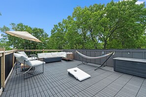 Terrace/patio - Skyline | Hot tub | Rooftop Patio | Amazing Views (Kansas City)