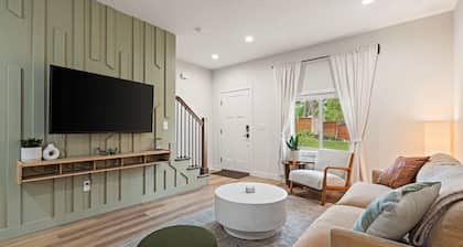 Skyline | Hot tub | Rooftop Patio | Amazing Views