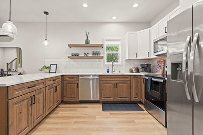 Skyline | Hot tub | Rooftop Patio | Amazing Views