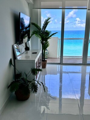 Interior - Enjoy amazing views and direct beach access at the best location in Miami Beach (Miami Beach)