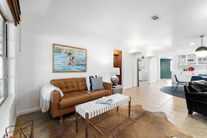 House, 3 Bedrooms, Private Pool, River View | Living area | 55-inch Smart TV with digital channels, Netflix, books