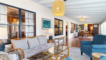 House, 3 Bedrooms, Private Pool, River View | Living area | 55-inch Smart TV with digital channels, Netflix, books