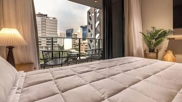 Basic Studio, Balcony, City View | 1 bedroom, laptop workspace, blackout drapes, soundproofing