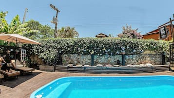 Loft Design - Pousada Rosa da Praia | Pool | Outdoor pool, pool umbrellas, sun loungers