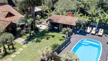 Loft Design - Pousada Rosa da Praia | Pool | Outdoor pool, pool umbrellas, sun loungers