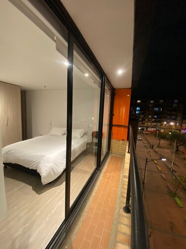 ILLUMINATED WITH BALCONY WIFI GYM CHAPINERO