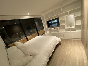 1 bedroom, iron/ironing board, free WiFi, bed sheets