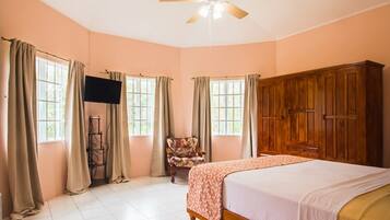 5 bedrooms, WiFi, bed sheets