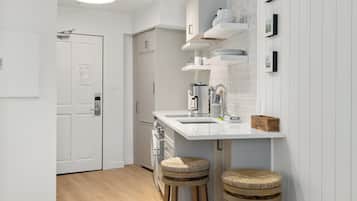 Studio Suite, 1 King Bed, Mountain View (Single space, no separate bedroom) | Iron/ironing board, free WiFi, bed sheets