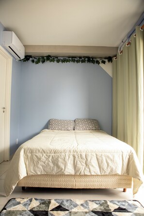 1 dormitorio, tabla de planchar con plancha, wifi y ropa de cama