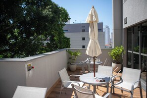 Outdoor dining - Studio Localizado no Coração do Bairro da Liberdade (Liberdade São Paulo)