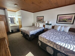 Standard-Doppelzimmer, Blick auf den Innenhof