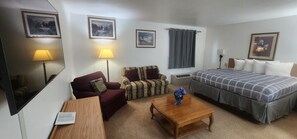 Suite estándar, vistas al patio | 1 dormitorio, escritorio, sistema de insonorización y wifi gratis