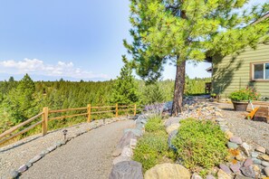 Property grounds - Cozy Eureka Getaway - Hike, Bike, Hunt & Fish! (Eureka)