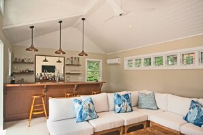 Bar (in der Unterkunft)