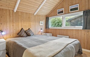 2 bedrooms, free WiFi