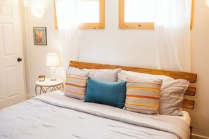 3 bedrooms, desk, iron/ironing board, travel cot