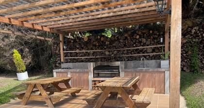 Beautiful country house just a few minutes walk away from the lake Calima