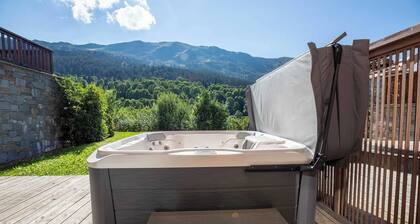 Chalet in méribel center with outdoor jacuzzi and sauna