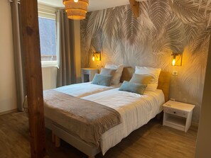 4 多间卧室、办公桌、熨斗/熨衣板、旅行婴儿床