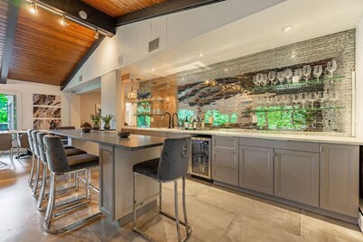 The Rock Royale | 7BR/7BA Estate Sleeps 19