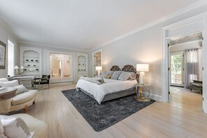 7 bedrooms, desk, iron/ironing board, free WiFi