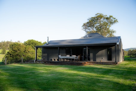 Exterior. Ravenscroft Cottage - Three Bedroom House, Sleeps 6