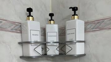 Håndklæder, Sæbe, Shampoo, Toiletpapir